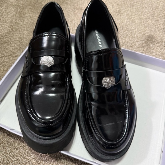Madden Girl Lug Sole Loafers Calistaa black 7.5 - Picture 2 of 9